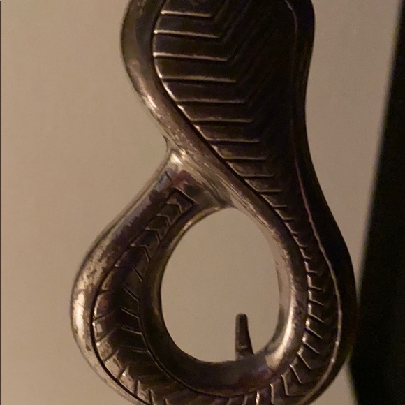 Black belt with a silver colored buckle - Picture 3 of 5